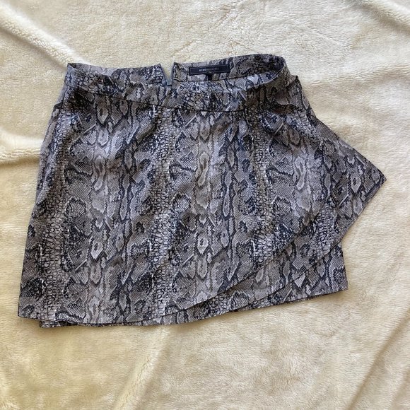 BCBG Skirt - Picture 1 of 2